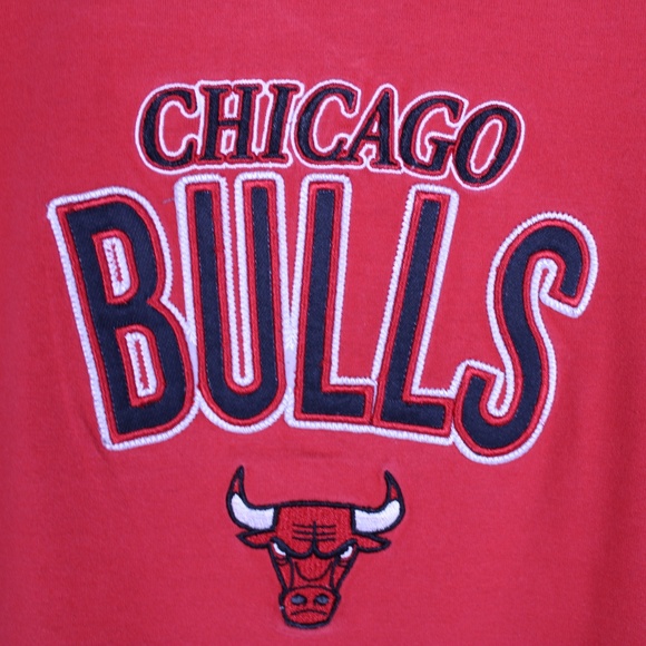 0269-Chicago Bulls Graphic Tee – FISLL Size Large - Picture 3 of 8
